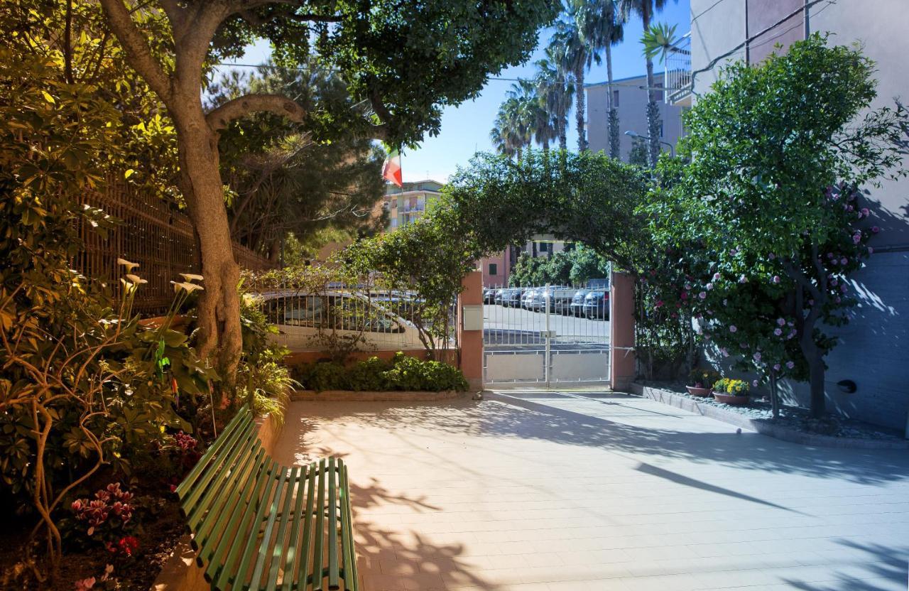 Hotel Della Piazzetta Varazze Kültér fotó