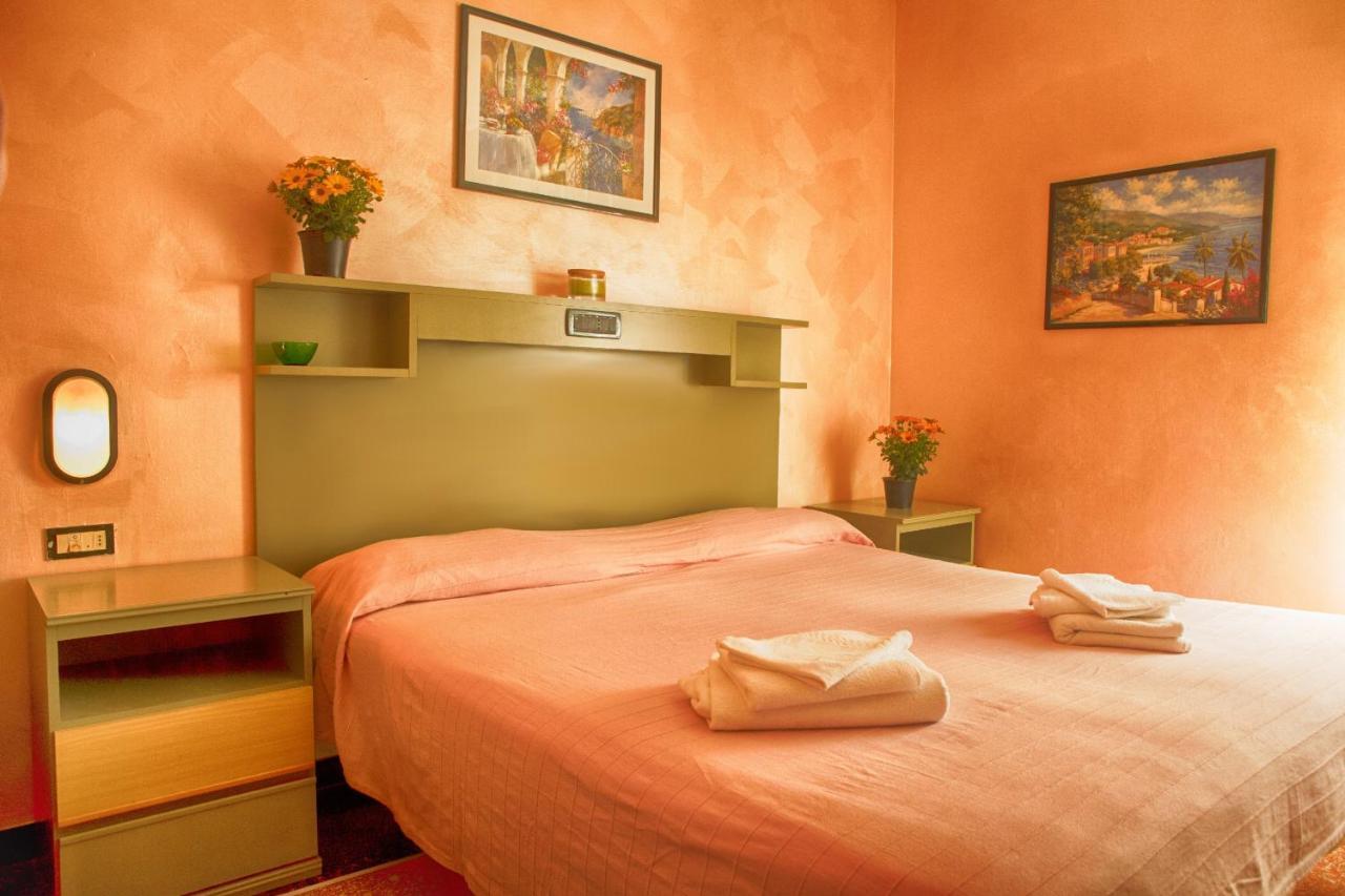 Hotel Della Piazzetta Varazze Kültér fotó