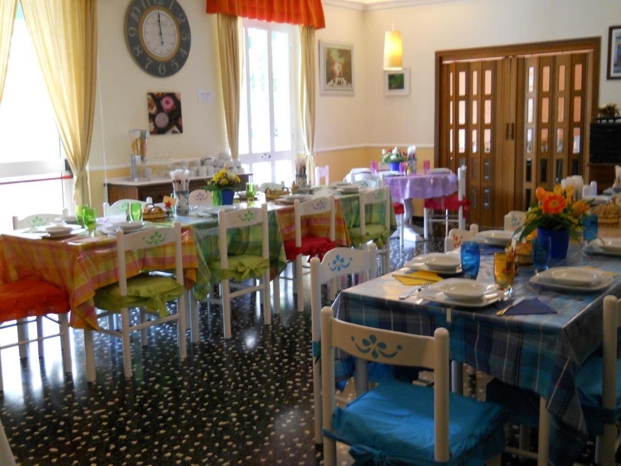 Hotel Della Piazzetta Varazze Kültér fotó