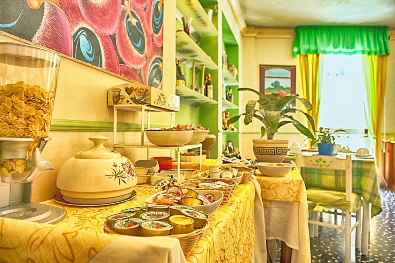 Hotel Della Piazzetta Varazze Kültér fotó
